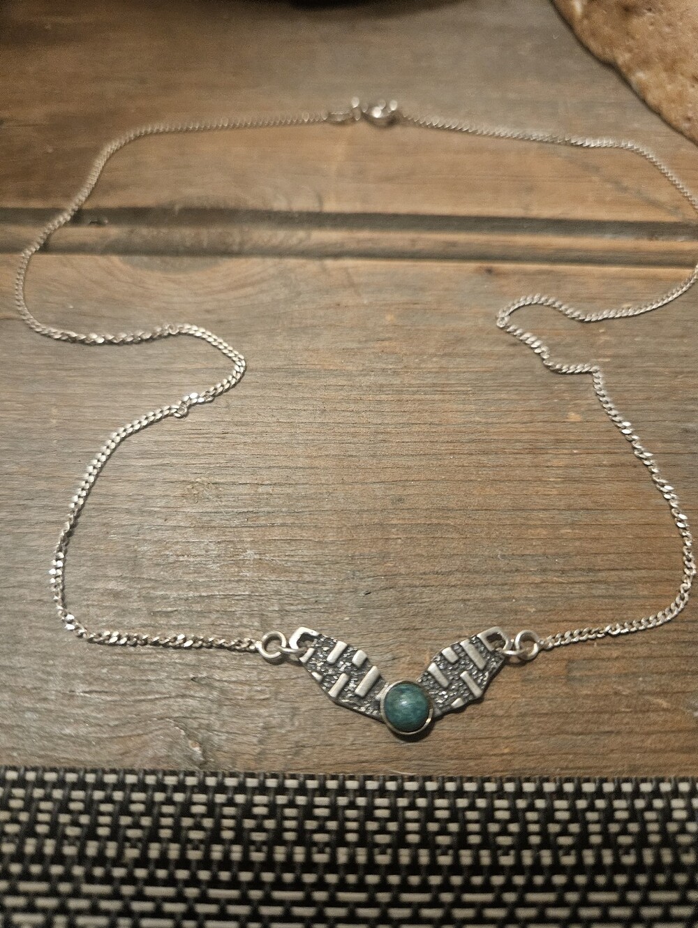 DAINTY,FUNKY,VTG.STERLING& TURQUOISE NECKLACE.GEOMETRIC CARVINGS.DELICATE BEAUTY